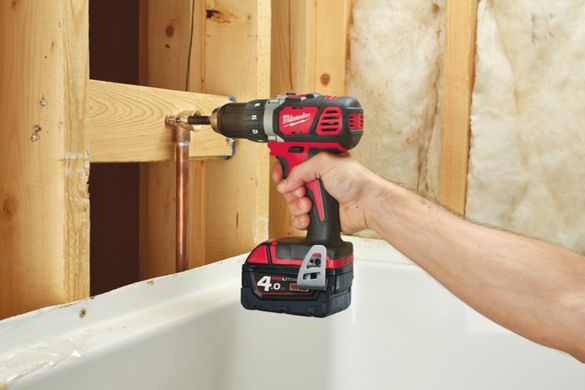 Дриль-шурупокрут акумуляторний MILWAUKEE, M18 BDD-202С